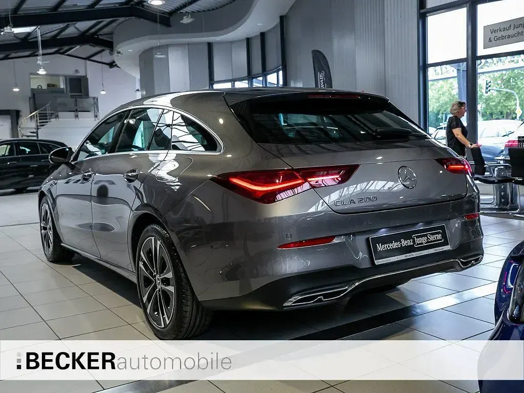 Gebraucht Mercedes CLA200 Shooting Brake Advanced 163 PS (119 kW) 2025 Grau Kombi