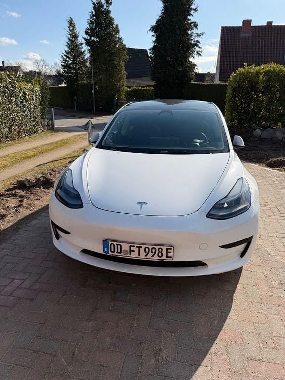 Gebraucht Tesla Model 3 RWD 208 kW (283 PS) 2022 Weiß Limousine