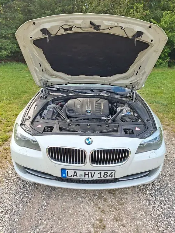 Gebraucht BMW 530 Sport Line 258 PS (189 kW) 2012 Weiß Kombi