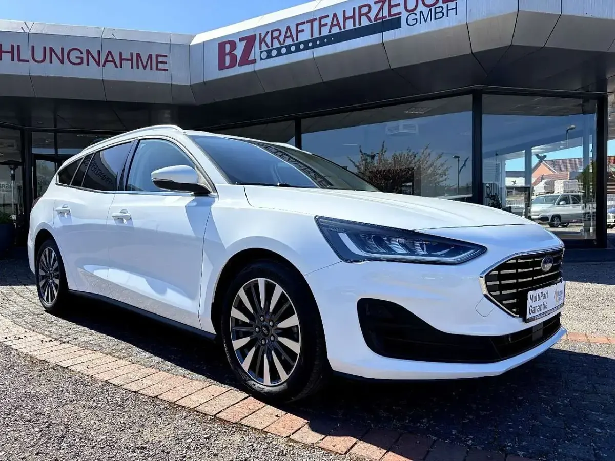 Usata Ford Focus 120 CV (88 kW) 2022 Bianco Station wagon