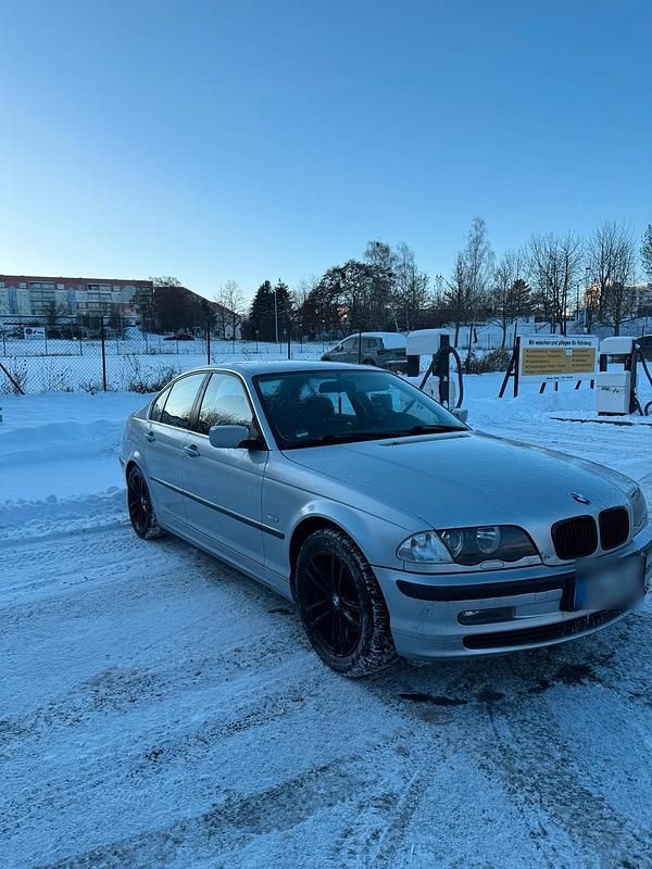 Gebraucht BMW 320 150 PS (110 kW) 1999 Silber Limousine