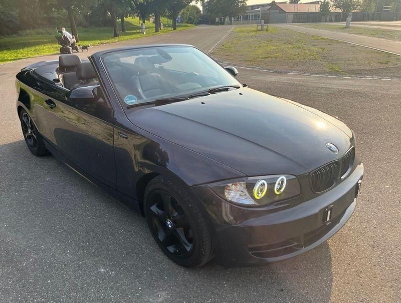 Blau Gebraucht 2009 BMW 118 Cabriolet M Sport Cabrio | 5.700 € (Fairer Preis) - Bild 1/4