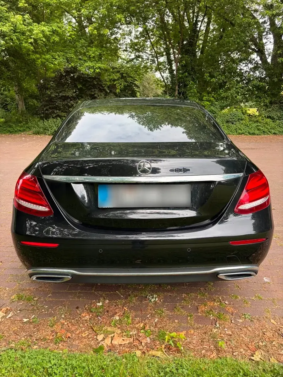 Gebraucht Mercedes E200 Avantgarde 160 PS (117 kW) 2020 Schwarz Limousine