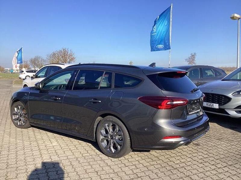 Gebraucht Ford Focus ST-Line X 155 PS (114 kW) 2024 Grau Limousine