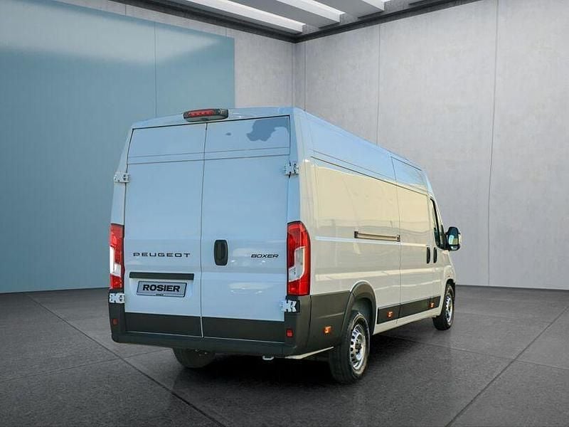 Gebraucht Peugeot Boxer 179 PS (131 kW) 2025 Weiß Van