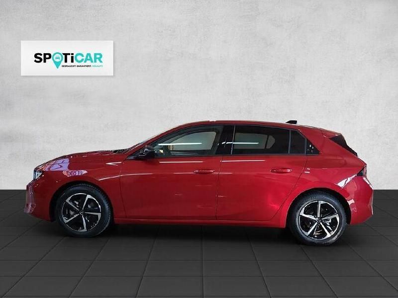 Gebraucht Opel Astra Edition 110 PS (80 kW) 2025 Kardio rot Limousine