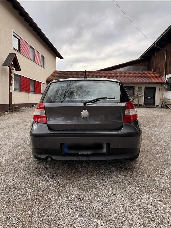 Gebraucht BMW 118 122 PS (89 kW) 2005 Grau Kleinwagen