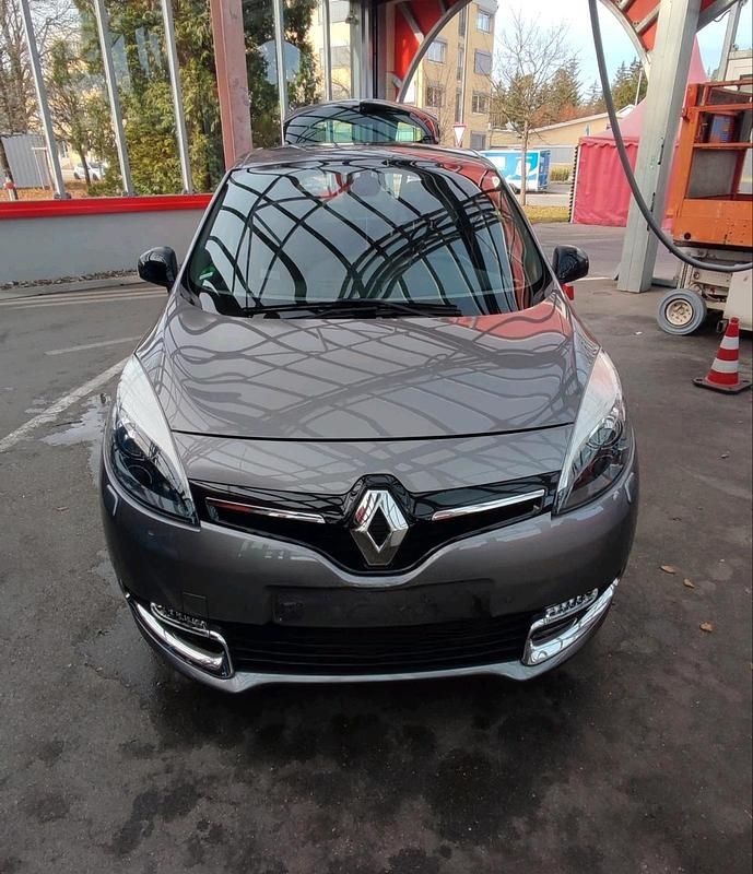 Grau Gebraucht 2012 Renault Mégane III Kleinwagen | 5.500 € - Bild 1/4