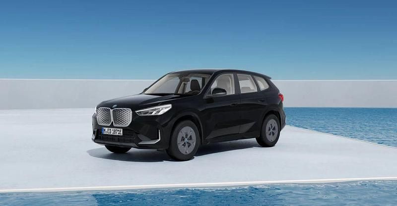 Neu BMW iX1 150 kW (204 PS) 2025 Schwarz uni SUV