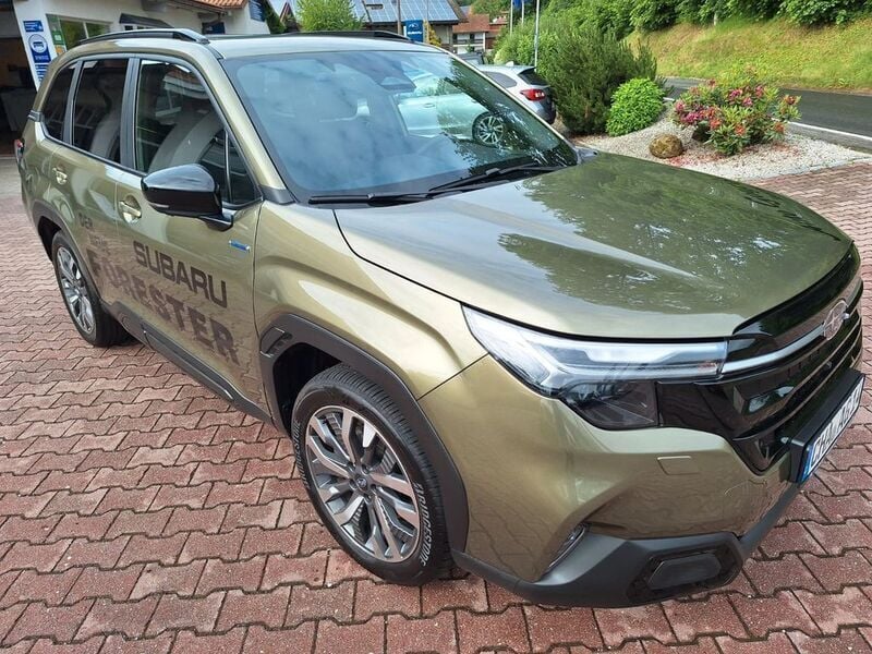 Autumn green tap Gebraucht 2025 Subaru Forester Platinum SUV | 44.900 € (Teuer) - Bild 1/4