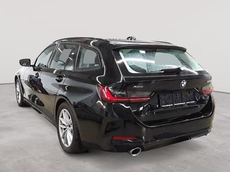 Gebraucht BMW 320 Sport Line 190 PS (139 kW) 2022 Schwarz uni Kombi