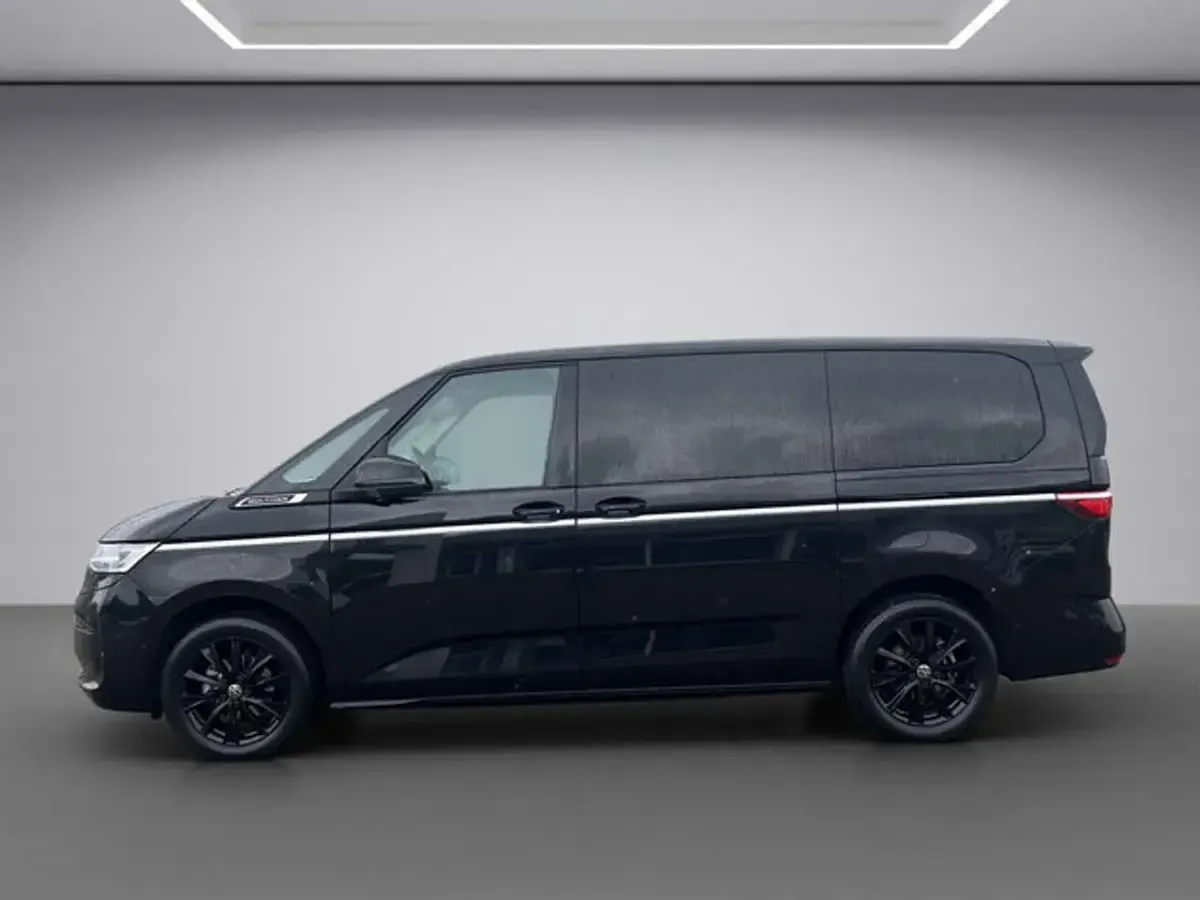 Gebraucht VW Multivan Style 150 PS (110 kW) 2025 Deep black Van / Kleinbus