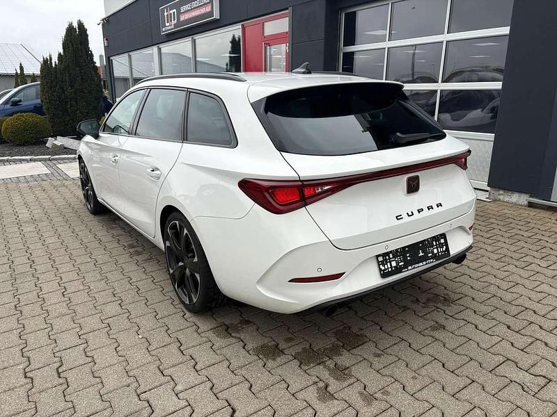 Second-hand Cupra Leon 245 CP (180 kW) 2023 Alb Break