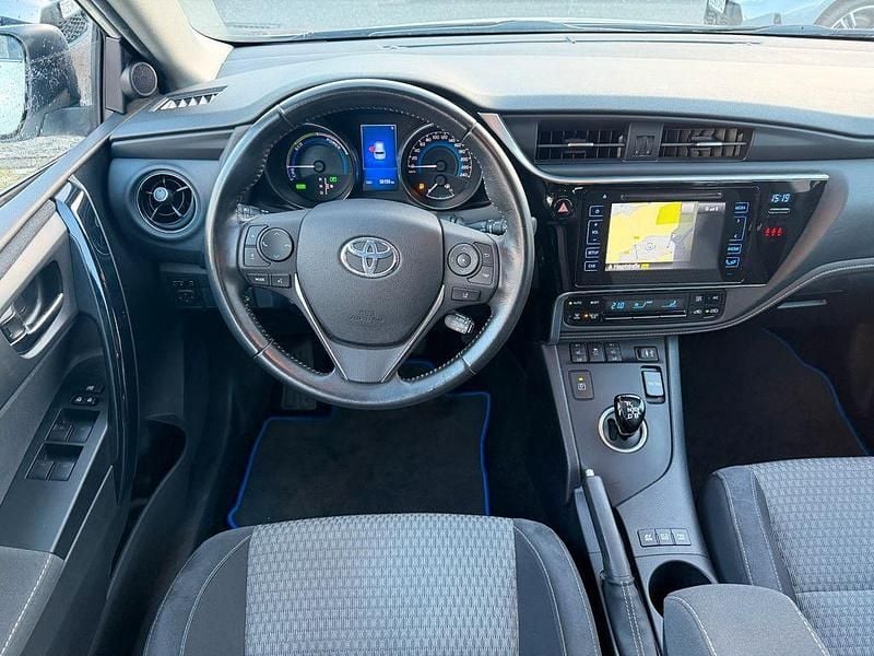 Gebraucht Toyota Auris Hybrid Edition-S 99 PS (72 kW) 2017 Weiß Limousine