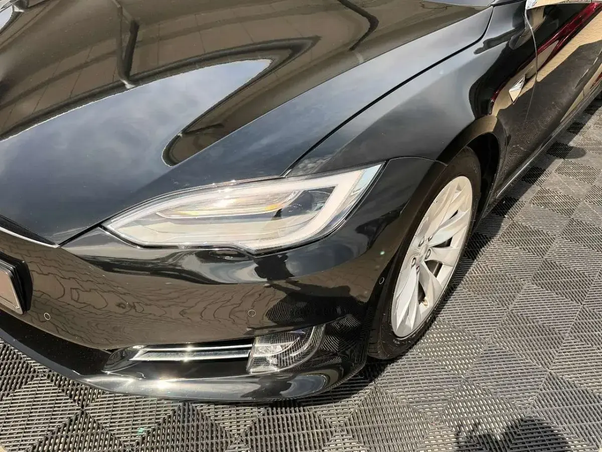 Second-hand Tesla Model S 386 kW (525 CP) 2018 Negru Hatchback