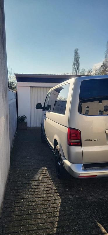 Gebraucht VW Multivan Edition 180 PS (132 kW) 2013 Grau Van