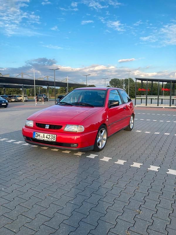 Rot Gebraucht 1998 Seat Ibiza Kleinwagen | 1.000 € (Fairer Preis) - Bild 1/4