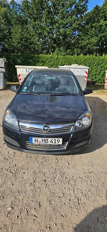 Schwarz Gebraucht 2010 Opel Astra Kombi | 2.000 € (Superpreis) - Bild 1/4