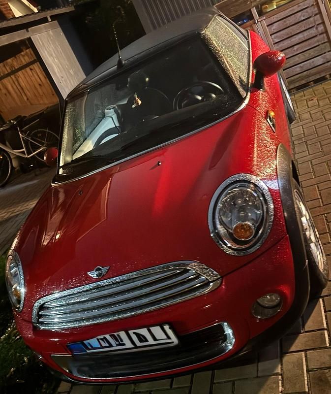 Rot Gebraucht 2017 Mini One Cabriolet Cabrio | 15.145 € - Bild 1/4