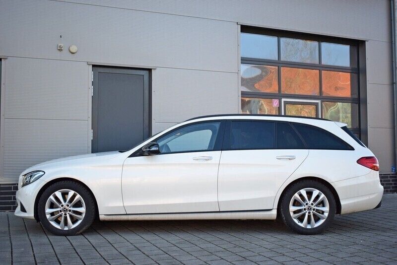 Gebraucht Mercedes C250 Avantgarde 204 PS (150 kW) 2017 Weiß Limousine
