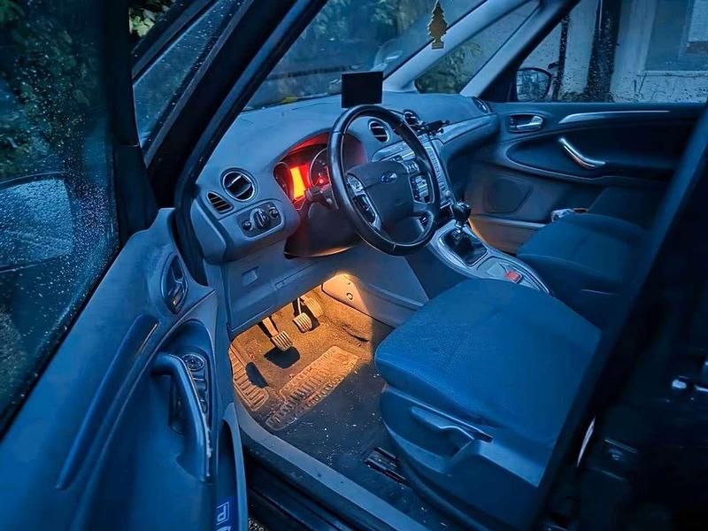 Schwarz Gebraucht 2007 Ford Galaxy Ghia Van / Kleinbus | 2.850 € (Fairer Preis) - Bild 1/3