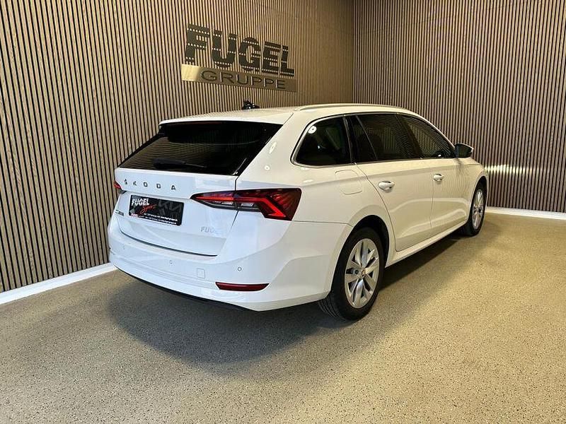 Gebraucht Skoda Octavia Style 116 PS (85 kW) 2023 Candyweiss Kombi