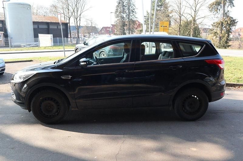 Usata Ford Kuga Trend 120 CV (88 kW) 2016 Nero SUV
