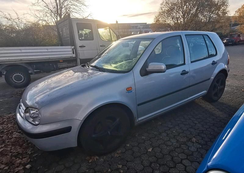 Gebraucht VW Golf IV 101 PS (74 kW) 1999 Silber Kleinwagen