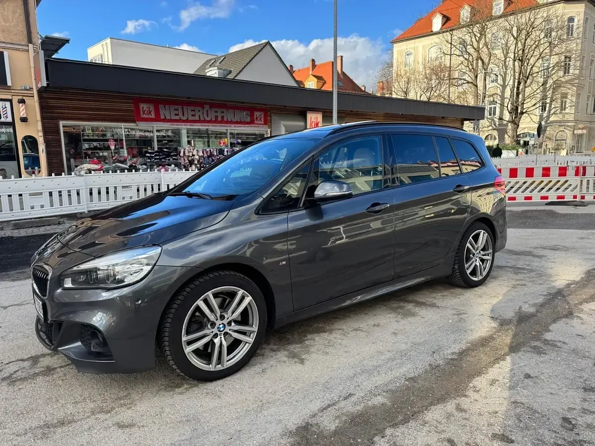 Gebraucht BMW 220 Sport Line 182 PS (133 kW) 2016 Grau Van / Kleinbus