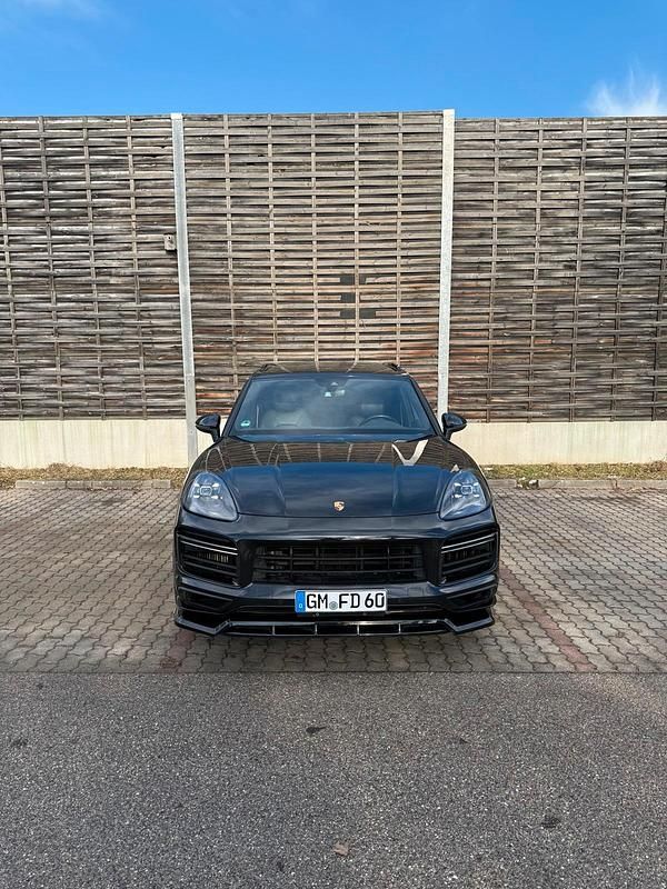 Schwarz Gebraucht 2018 Porsche Cayenne SUV | 41.900 € (Fairer Preis) - Bild 1/4