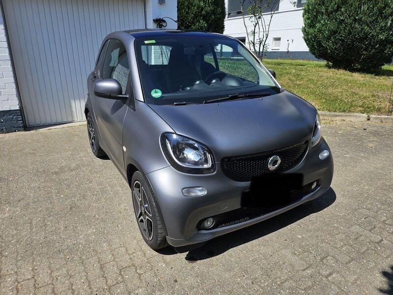 Grau Gebraucht 2018 Smart ForTwo Coupé Coupé | 12.200 € (Fairer Preis) - Bild 1/4