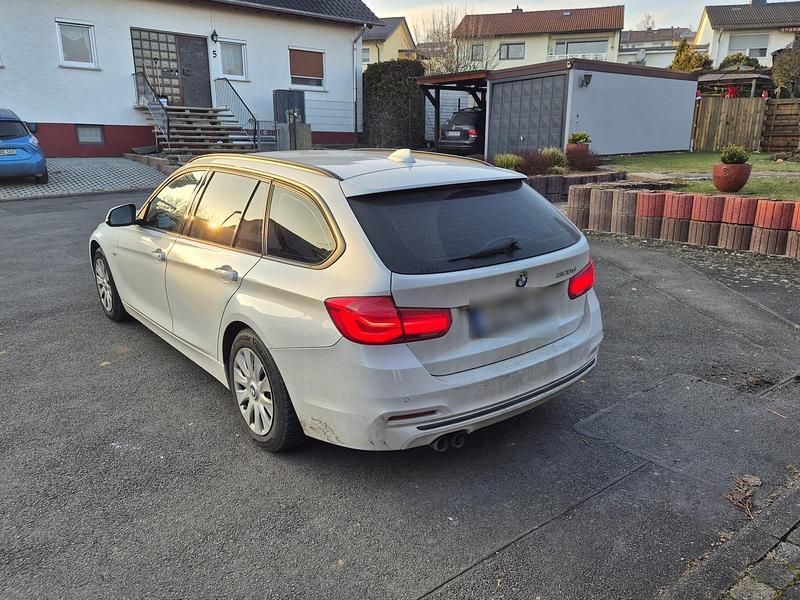 Gebraucht BMW 320 190 PS (139 kW) 2017 Weiß Kombi
