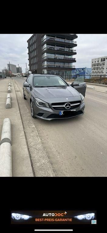 Grau Gebraucht 2014 Mercedes CLA180 Urban Limousine | 10.999 € (Guter Preis) - Bild 1/4