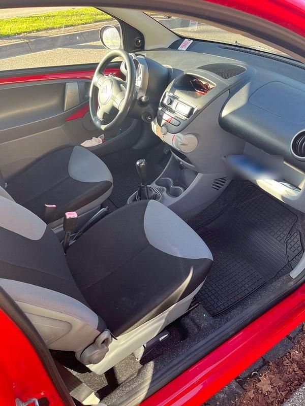 Gebraucht Citroën C1 68 PS (50 kW) 2006 Rot Kleinwagen