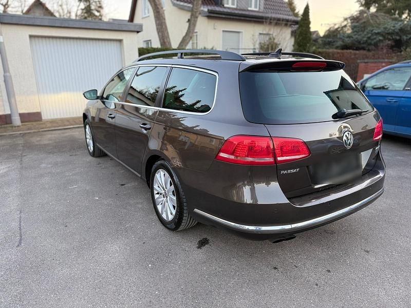 Gebraucht VW Passat 140 PS (102 kW) 2013 Braun Kombi