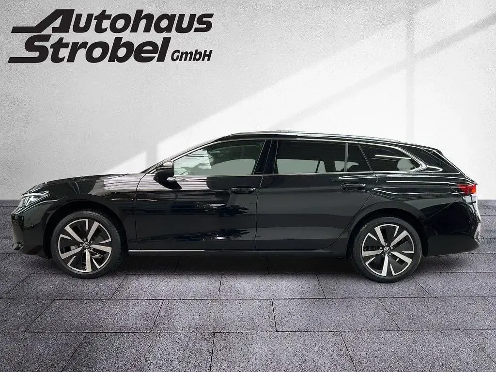 Neu VW Passat 150 PS (110 kW) 2026 Grenadillschwarz metallic Kombi
