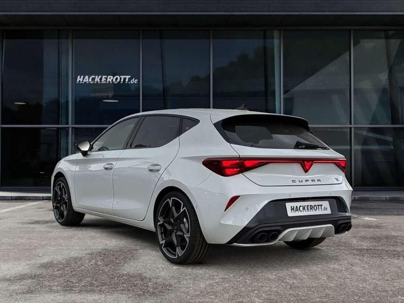 Nouă Cupra Leon VZ 301 CP (221 kW) 2025 Alb Berlinǎ