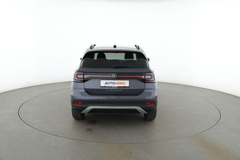 Używany VW T-Cross Active 110 KM (80 kW) 2022 Szary SUV