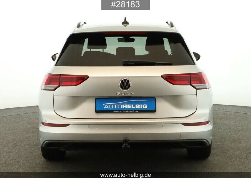 Gebraucht VW Golf VIII Life 150 PS (110 kW) 2022 Reflexsilber metallic Kombi