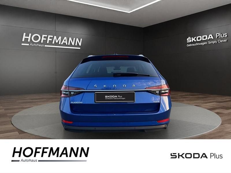 Gebraucht Skoda Superb Premium Edition 200 PS (147 kW) 2022 Nightfireblau metallic Kombi