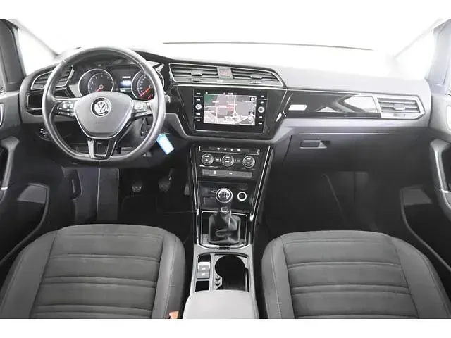Gebraucht VW Touran Highline 116 PS (85 kW) 2019 Van / Kleinbus