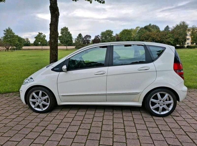 Gebraucht Mercedes 170 116 PS (85 kW) 2007 Weiß Limousine