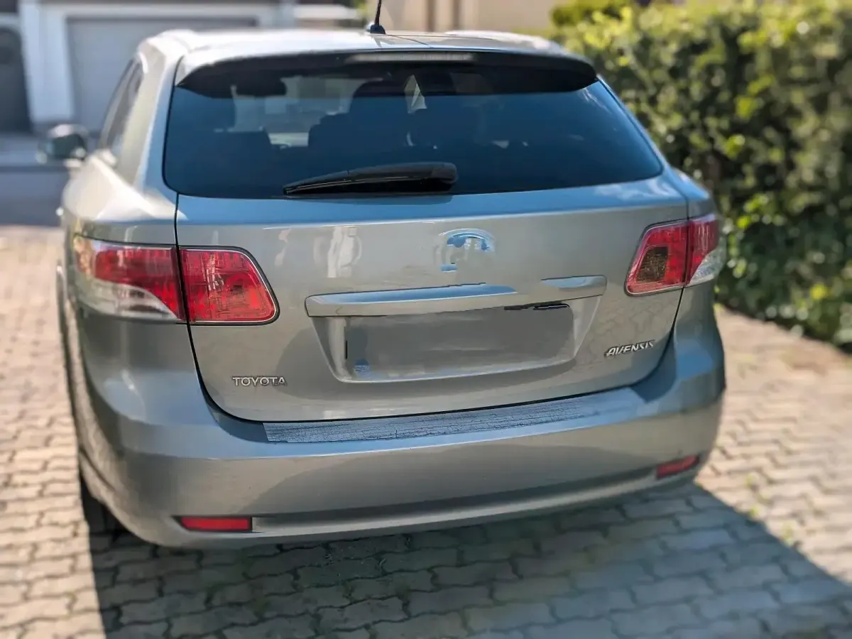 Gebraucht Toyota Avensis 126 PS (92 kW) 2009 Silber Kombi
