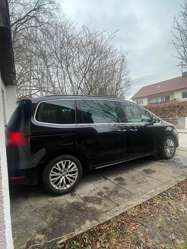 Gebraucht VW Sharan 140 PS (102 kW) 2011 Schwarz Van / Kleinbus