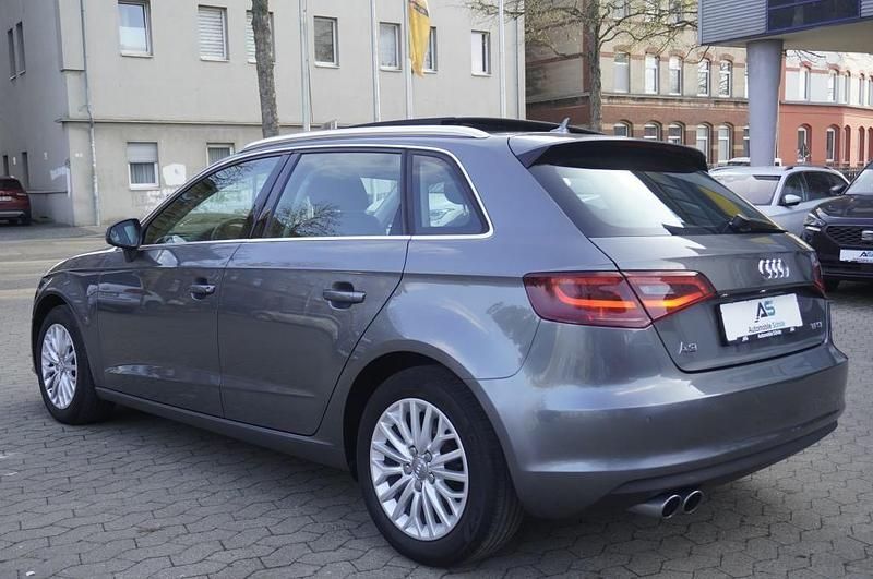 Gebraucht Audi A3 Ambiente 140 PS (102 kW) 2014 Grau Limousine