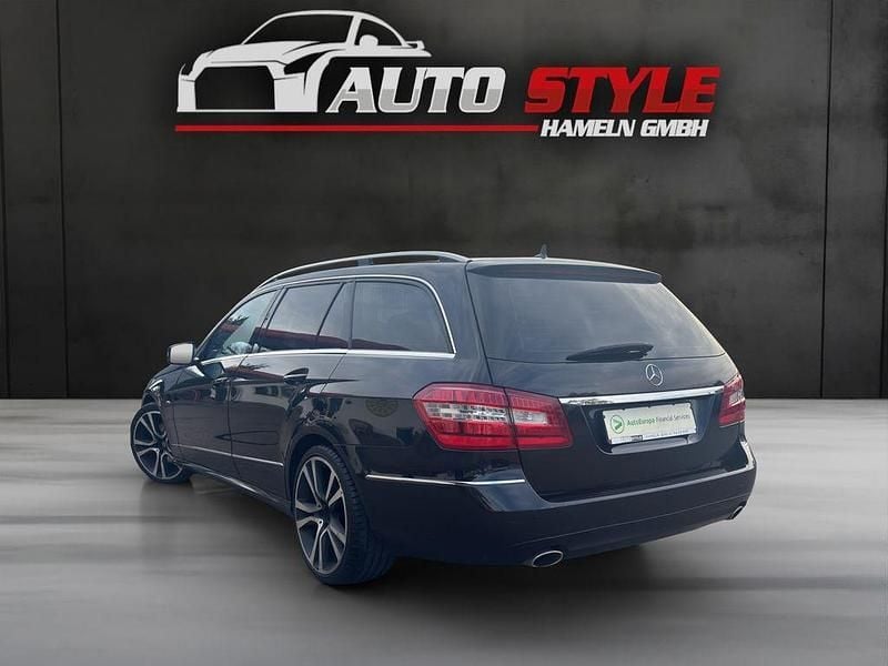 Second-hand Mercedes E350 231 CP (169 kW) 2010 Negru Berlinǎ