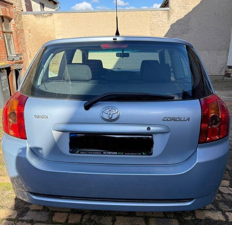 Gebraucht Toyota Corolla 97 PS (71 kW) 2005 Blau Limousine