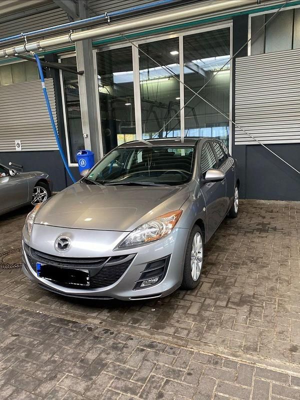 Gebraucht Mazda 3 Exclusive-Line 116 PS (85 kW) 2011 Silber Limousine