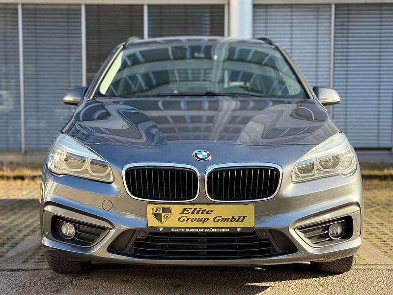 Gebraucht BMW 218 Advantage 150 PS (110 kW) 2016 Mineralgrau metallic Van / Kleinbus