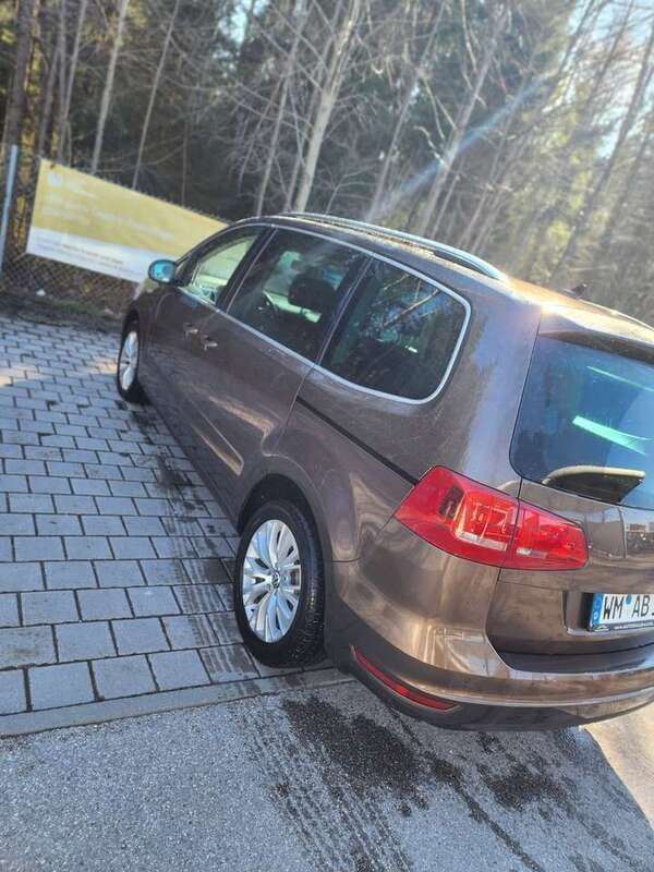 Braun Gebraucht 2013 VW Sharan Highline Van / Kleinbus | 16.500 € (Fairer Preis) - Bild 1/4